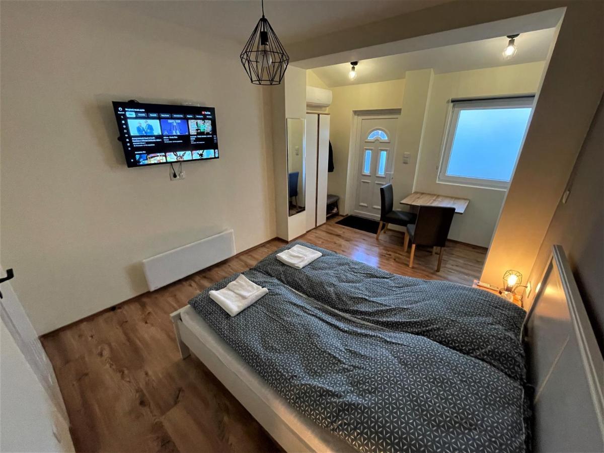 Hanna Apartman Debrecen Buitenkant foto