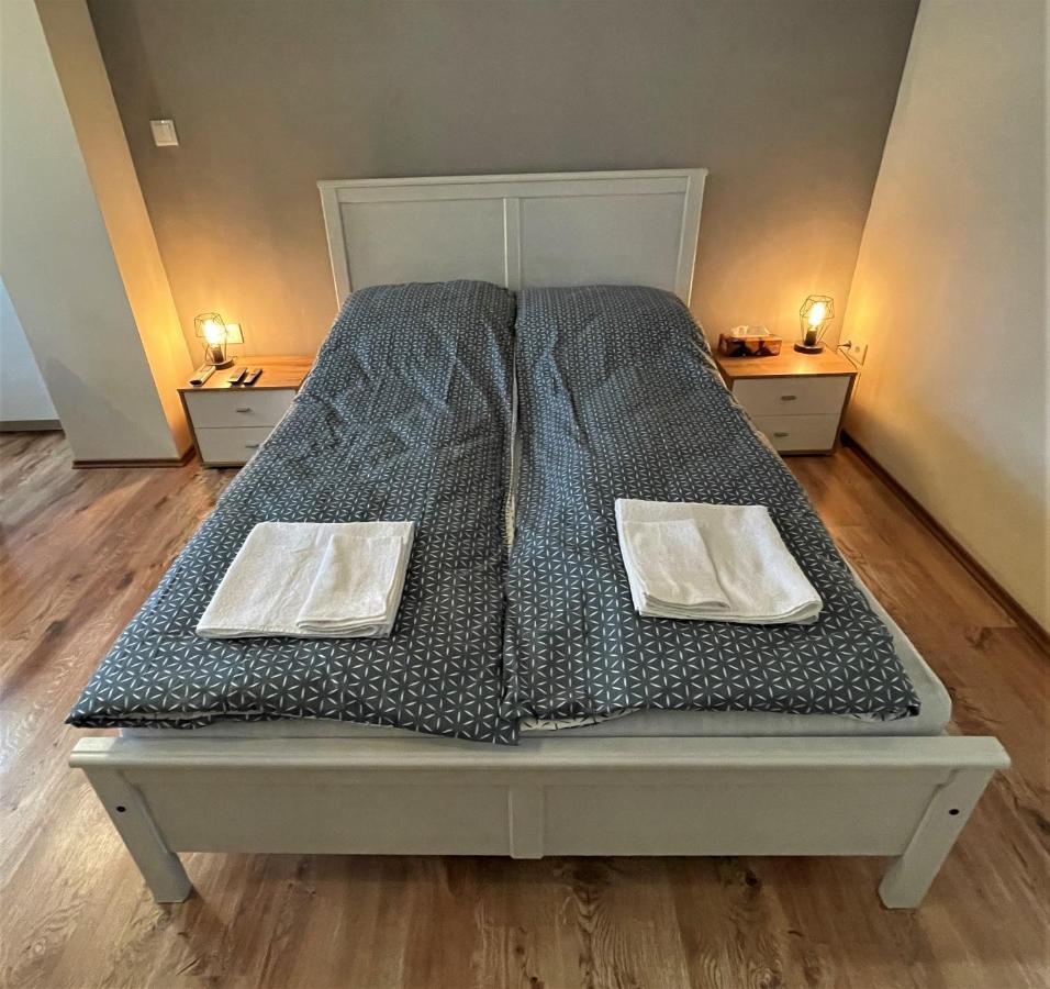 Hanna Apartman Debrecen Buitenkant foto