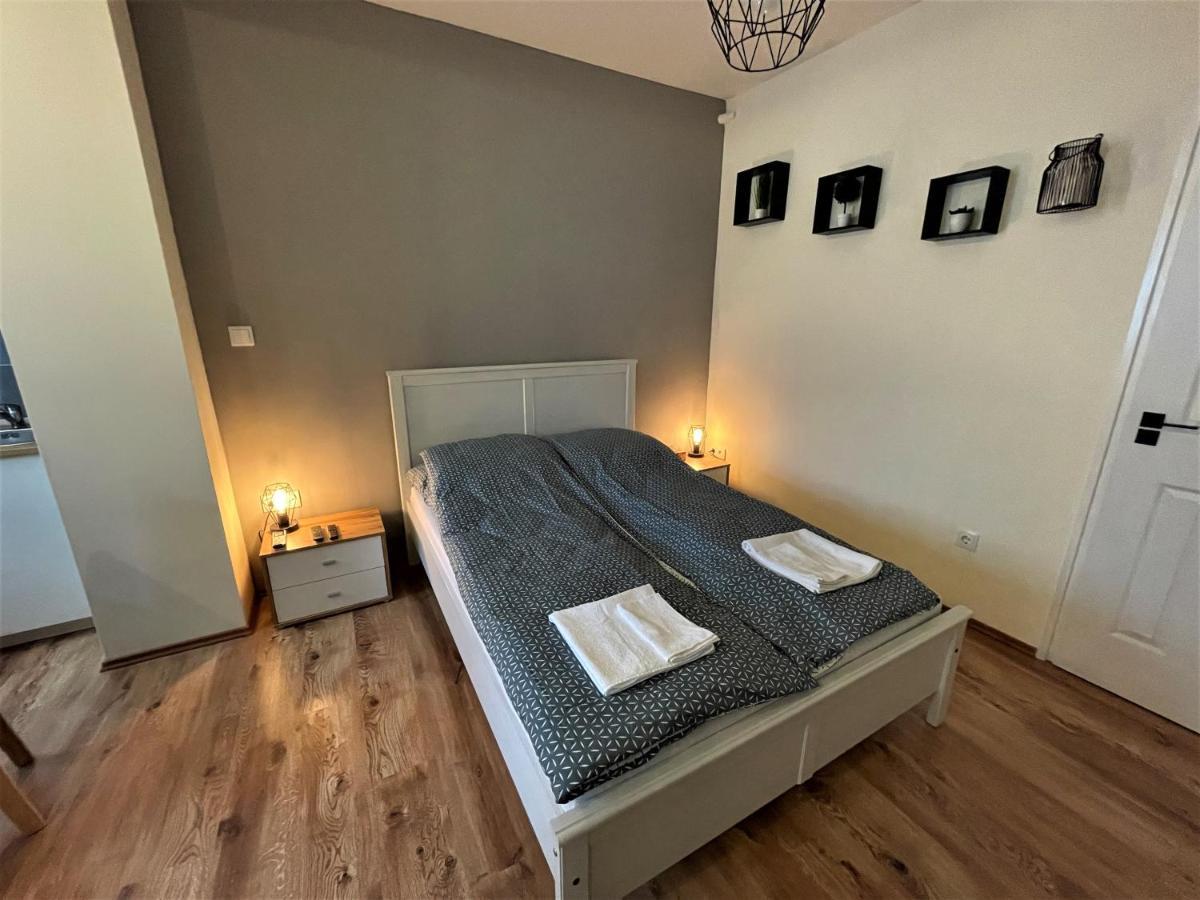 Hanna Apartman Debrecen Buitenkant foto