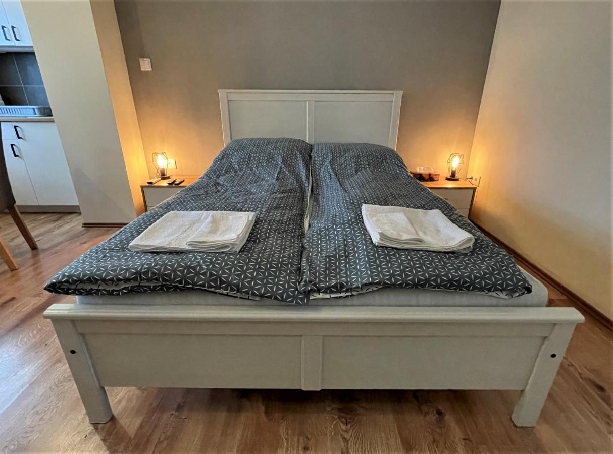 Hanna Apartman Debrecen Buitenkant foto