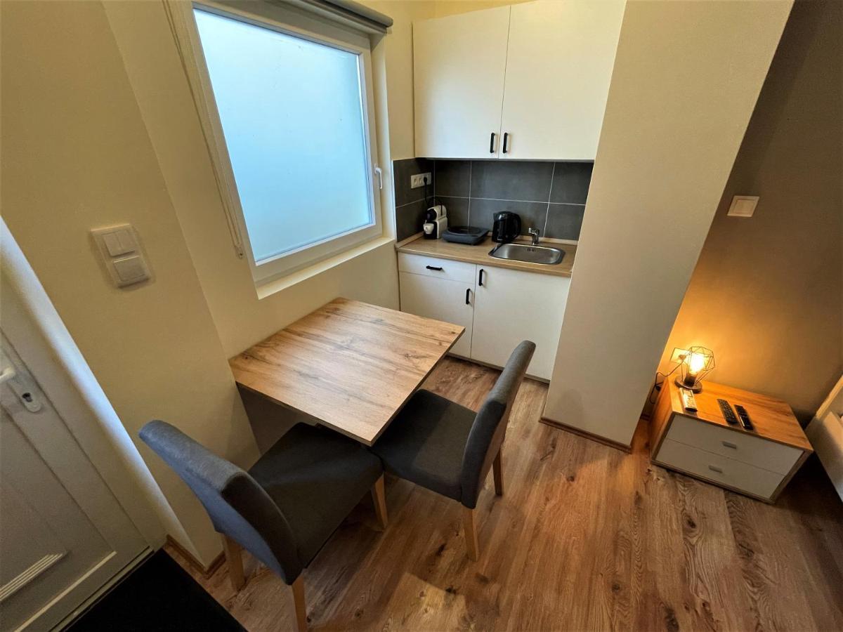 Hanna Apartman Debrecen Buitenkant foto